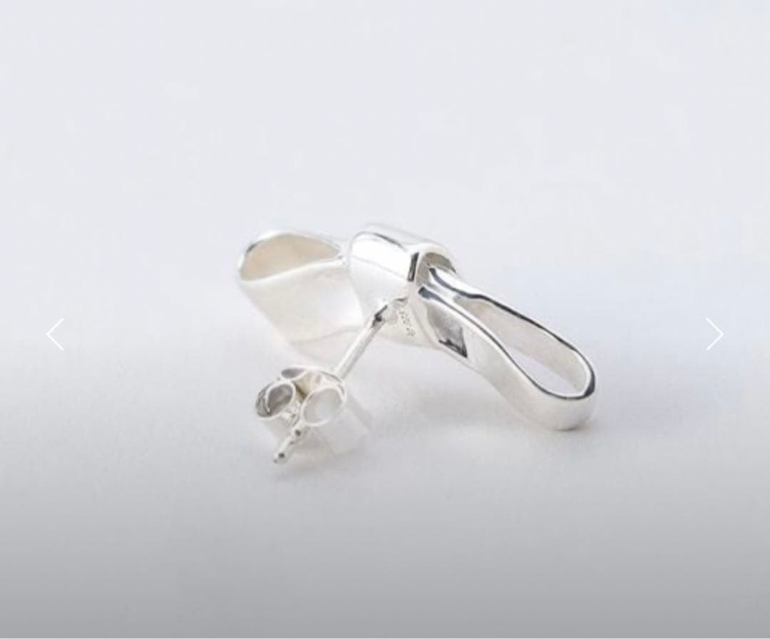 ANNIKA INEZ 新品リボンピアス