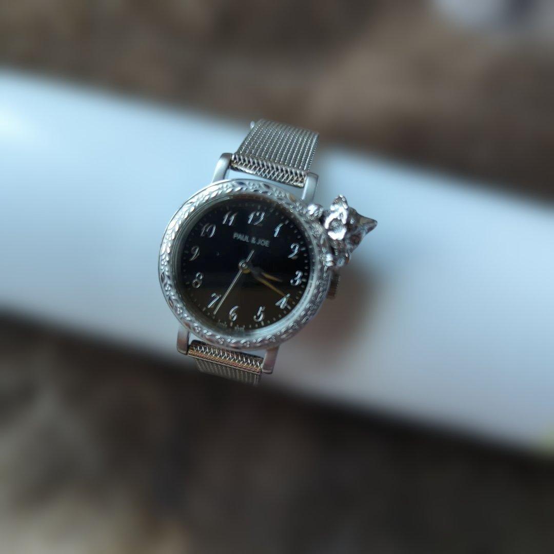 PAUL & JOE シルバーブラック クォーツ腕時計　猫モティーフ