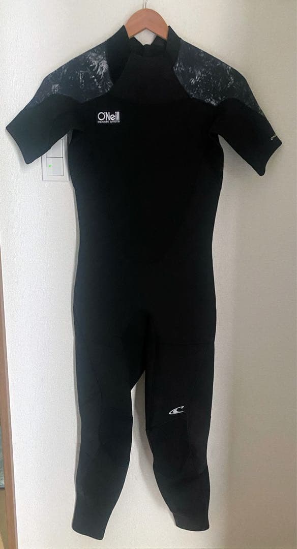 オニール　ウェットスーツ未使用品