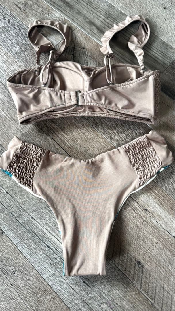 ALEXIA STAMブラウン フリル付きセパレート水着