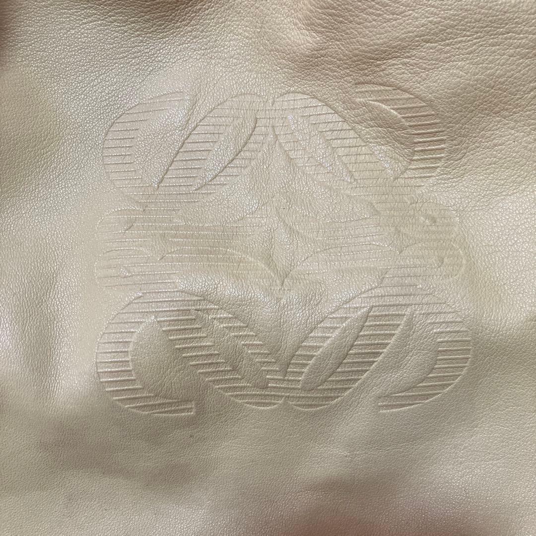 ゆな LOEWE ナッパアイレ イエローとベージュのバッグ 限定カラー