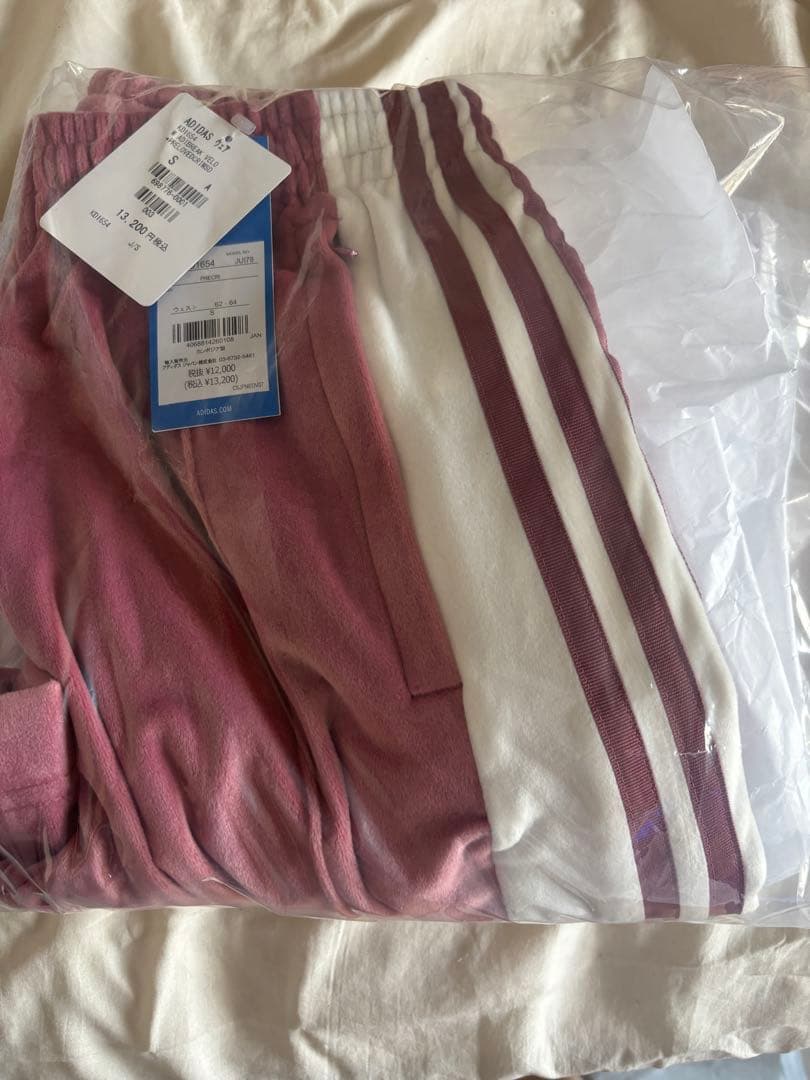 新品未使用　adidas W ADIBREAK VELOUR TT Sサイズ
