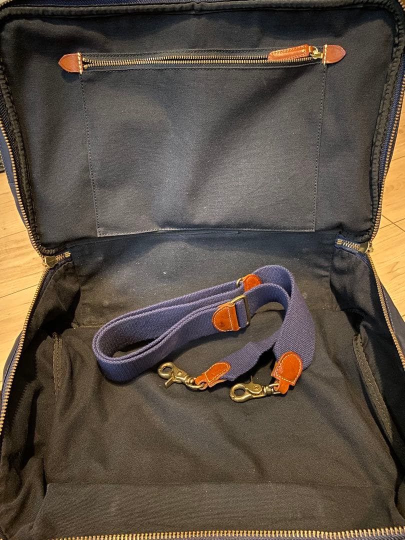 Felisi ネイビー バッグ　ソフトボストン