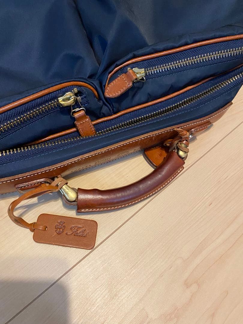 Felisi ネイビー バッグ　ソフトボストン