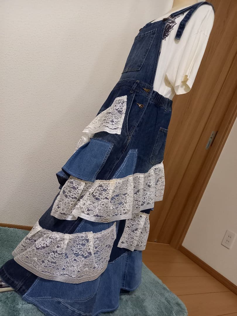 セール　デニムリメイク　フリフリフリルサロペット　一点物