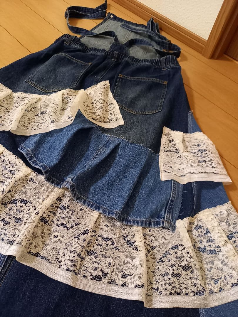 セール　デニムリメイク　フリフリフリルサロペット　一点物