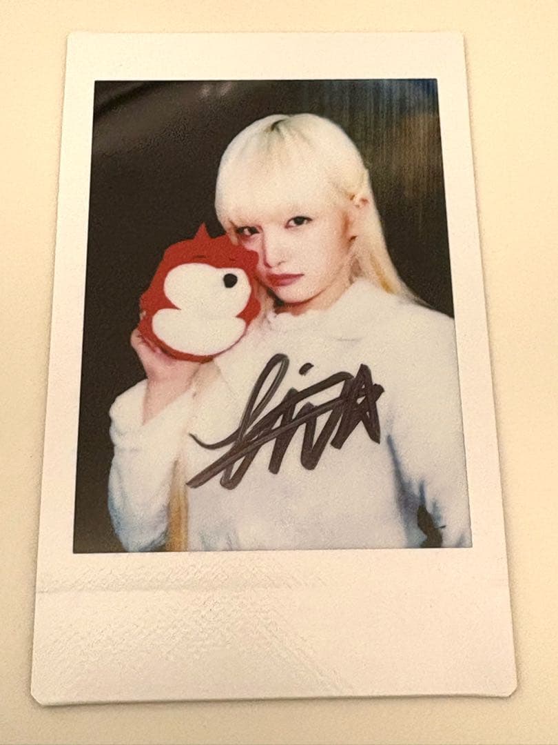 リズ　サイン入りトレカ　チェキ　ive