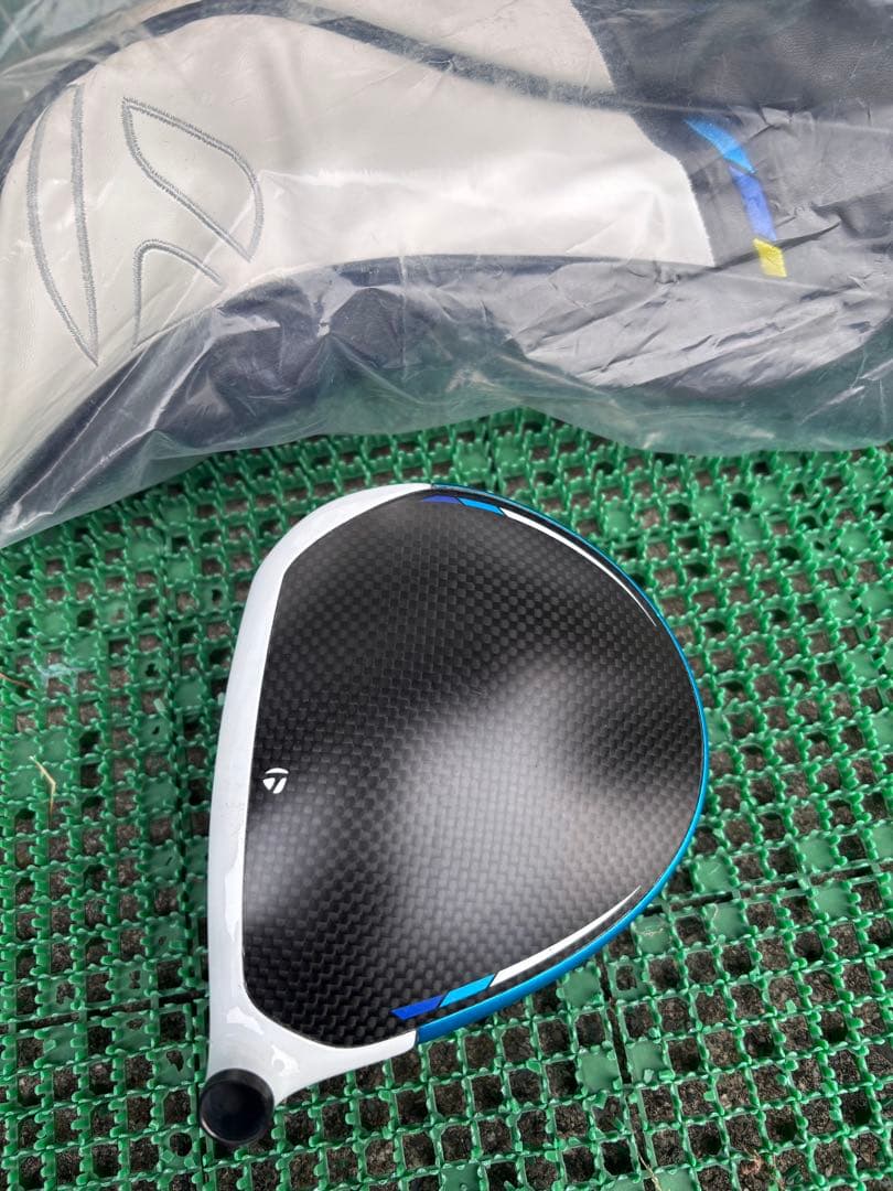 テーラーメイド SIM2ドライバー 9度 ヘッドのみ 新品カバー付き