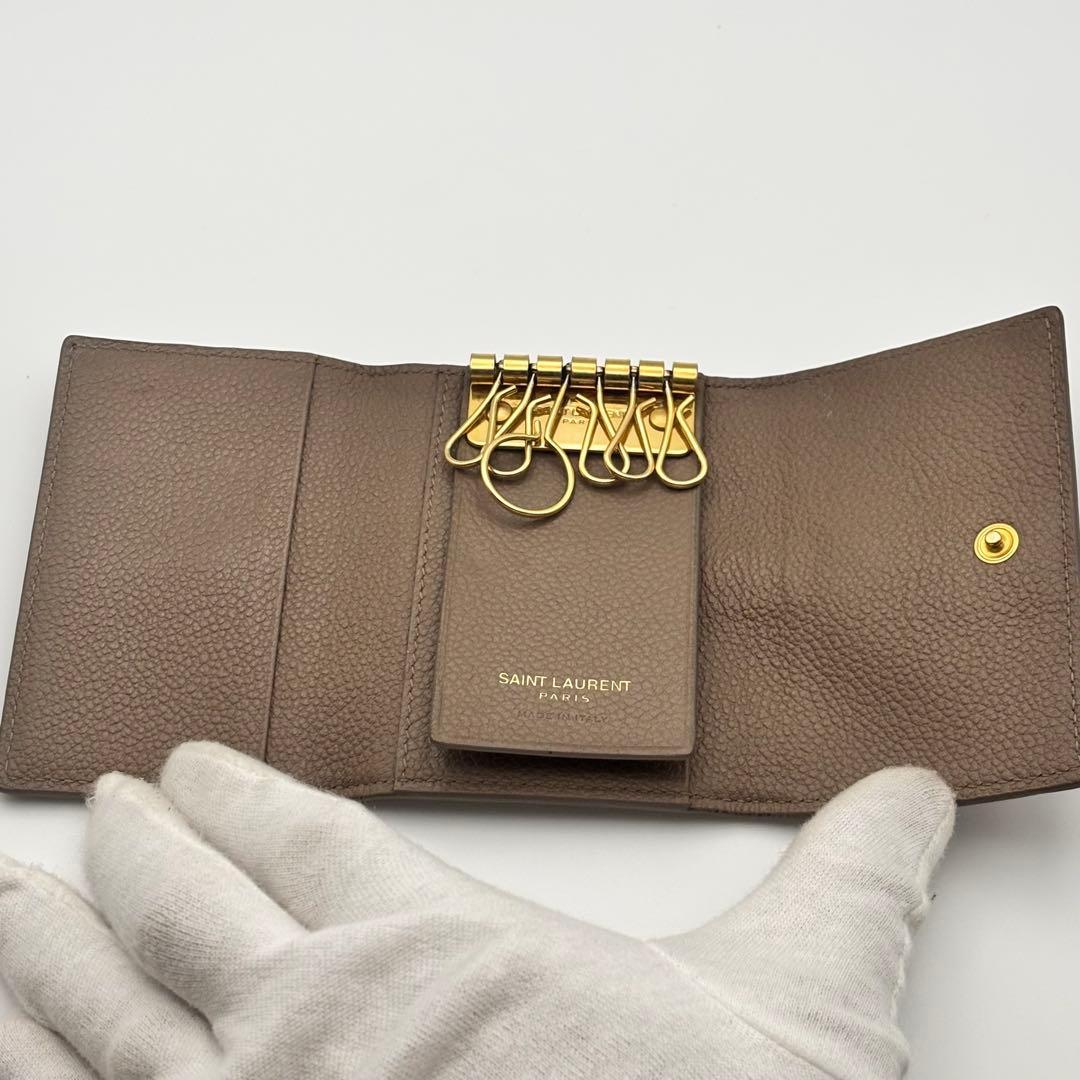 【美品】サンローラン　6連キーケース　YSL ロゴ　グレインレザー　グレージュ
