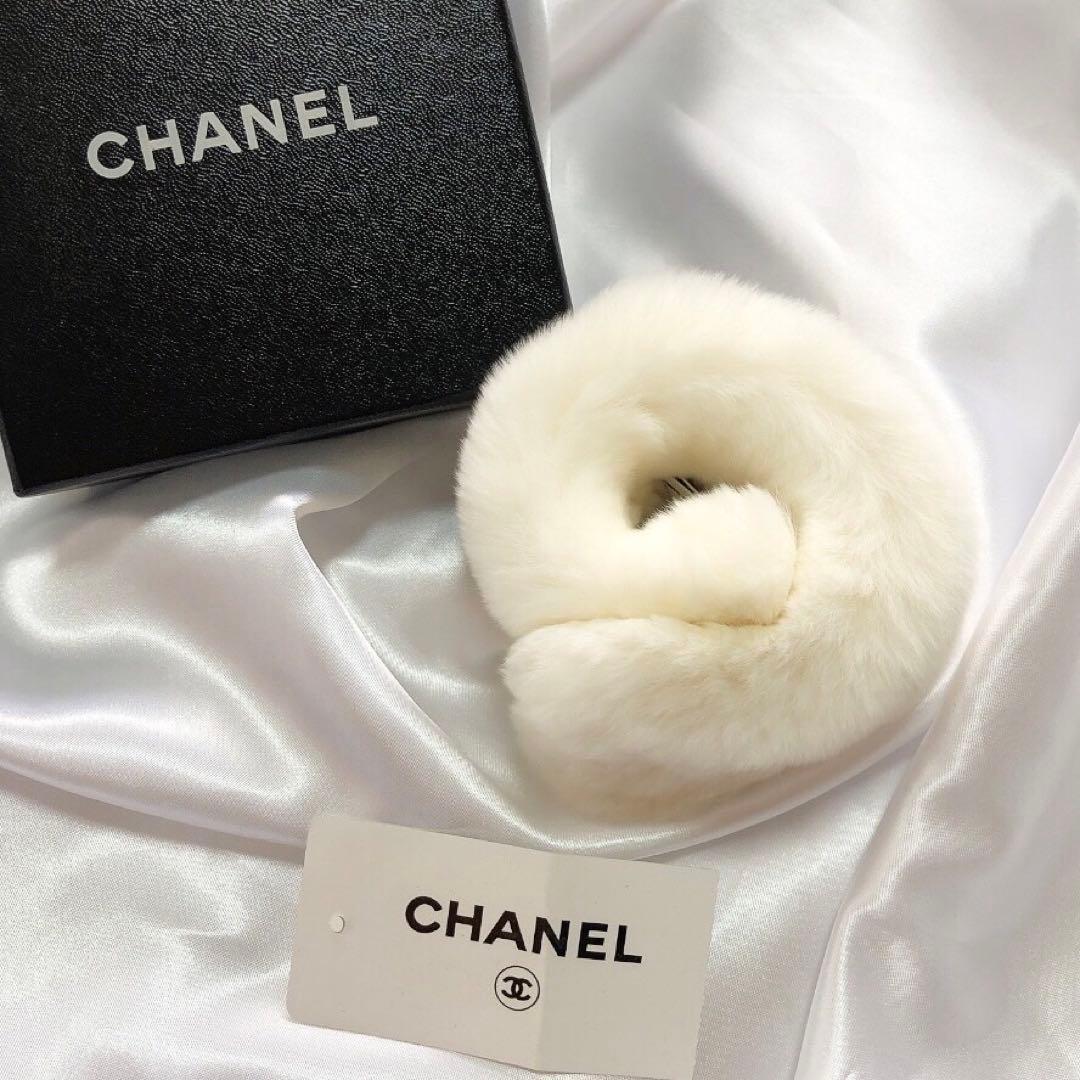 【美品】CHANEL シャネル リストバンド リアルファー ラビット 白