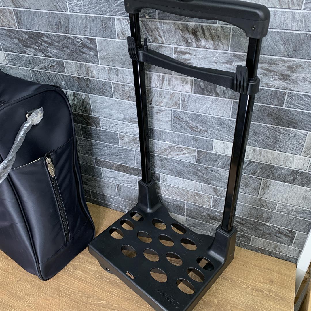 Shige　美品　スワニー ジップ　4輪　キャリーバッグ　車輪ストッパー付