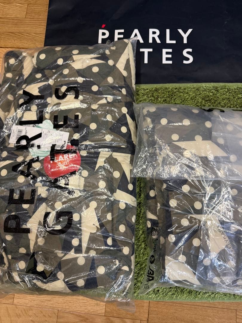 ¥90,200新品パーリーゲイツ中綿セットアップ撥水保温防水ブルゾンパンツ真冬に