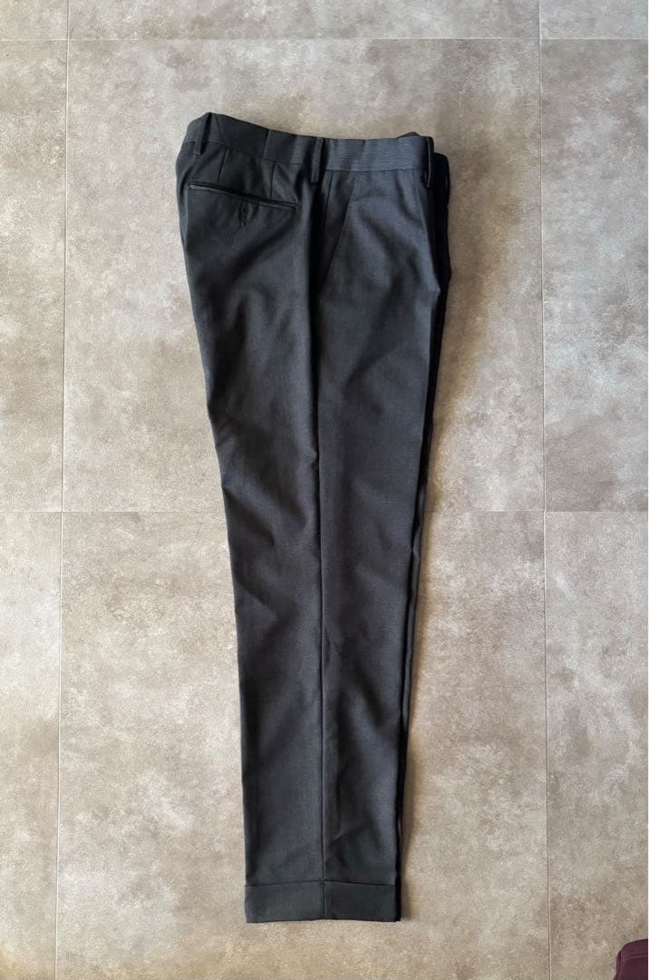 BEAMS Fの1プリーツ スラックス パンツ グレー(春夏用)