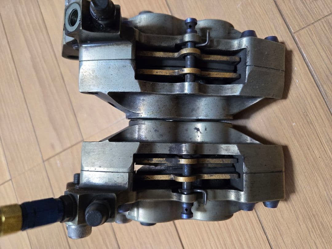 GPZ900R用ブレンボレーシングキャリパー 中古