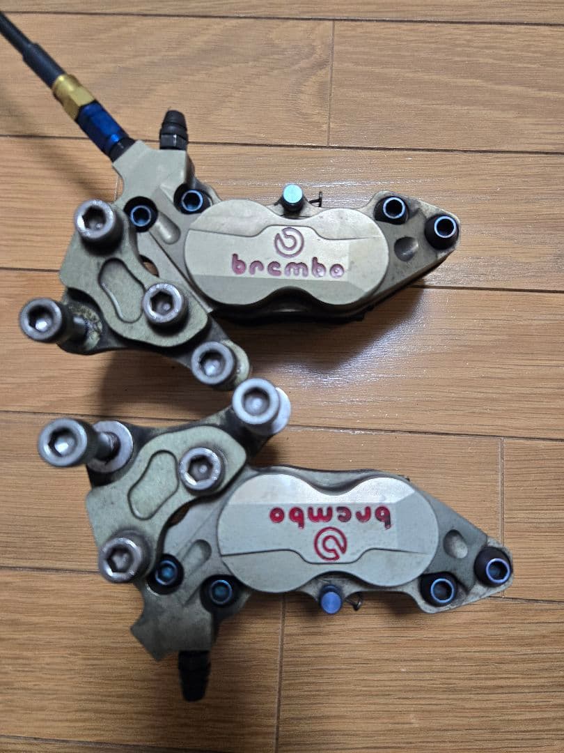 GPZ900R用ブレンボレーシングキャリパー 中古