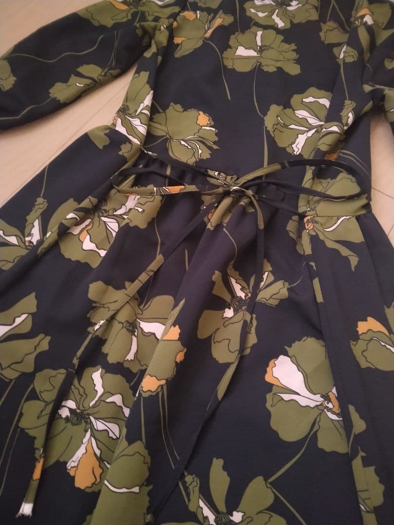 【値下げ】美品＊アーモワールカプリス＊ボウタイ花柄ロングワンピース