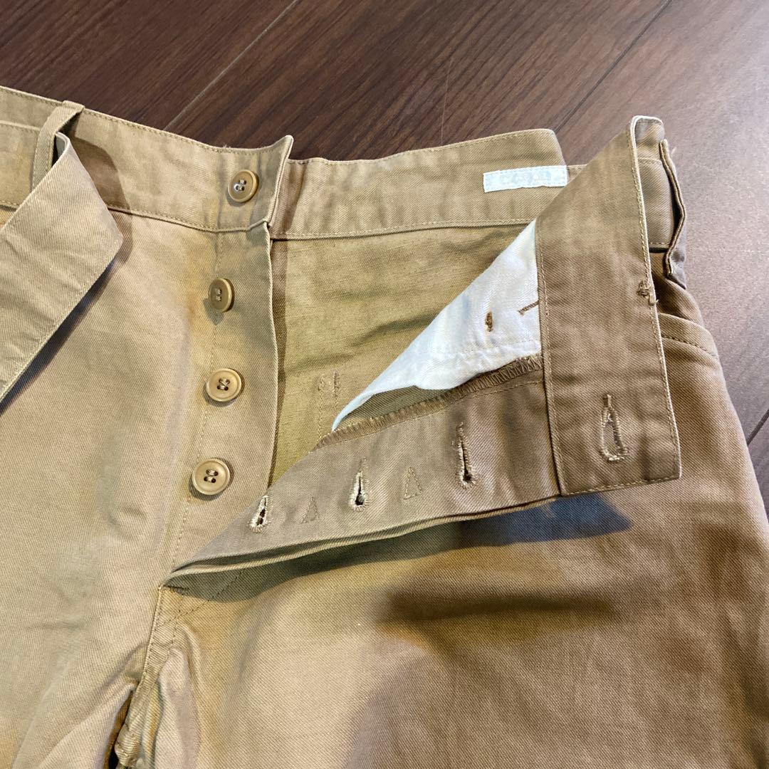 COMOLI ベージュ チノパン ベルト付き 前開き
