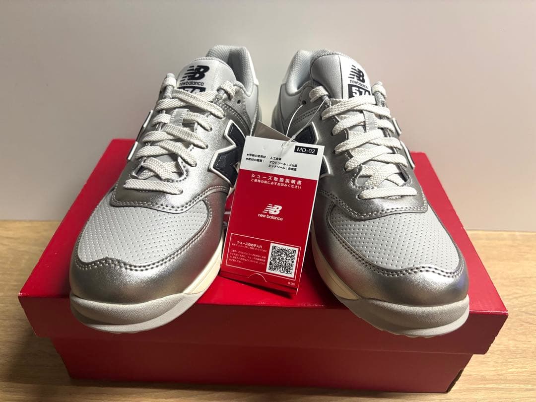 未使用 24cm 2E ニューバランスゴルフシューズWGS574R3シルバー