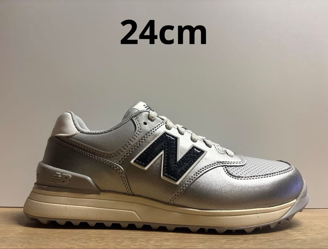 未使用 24cm 2E ニューバランスゴルフシューズWGS574R3シルバー