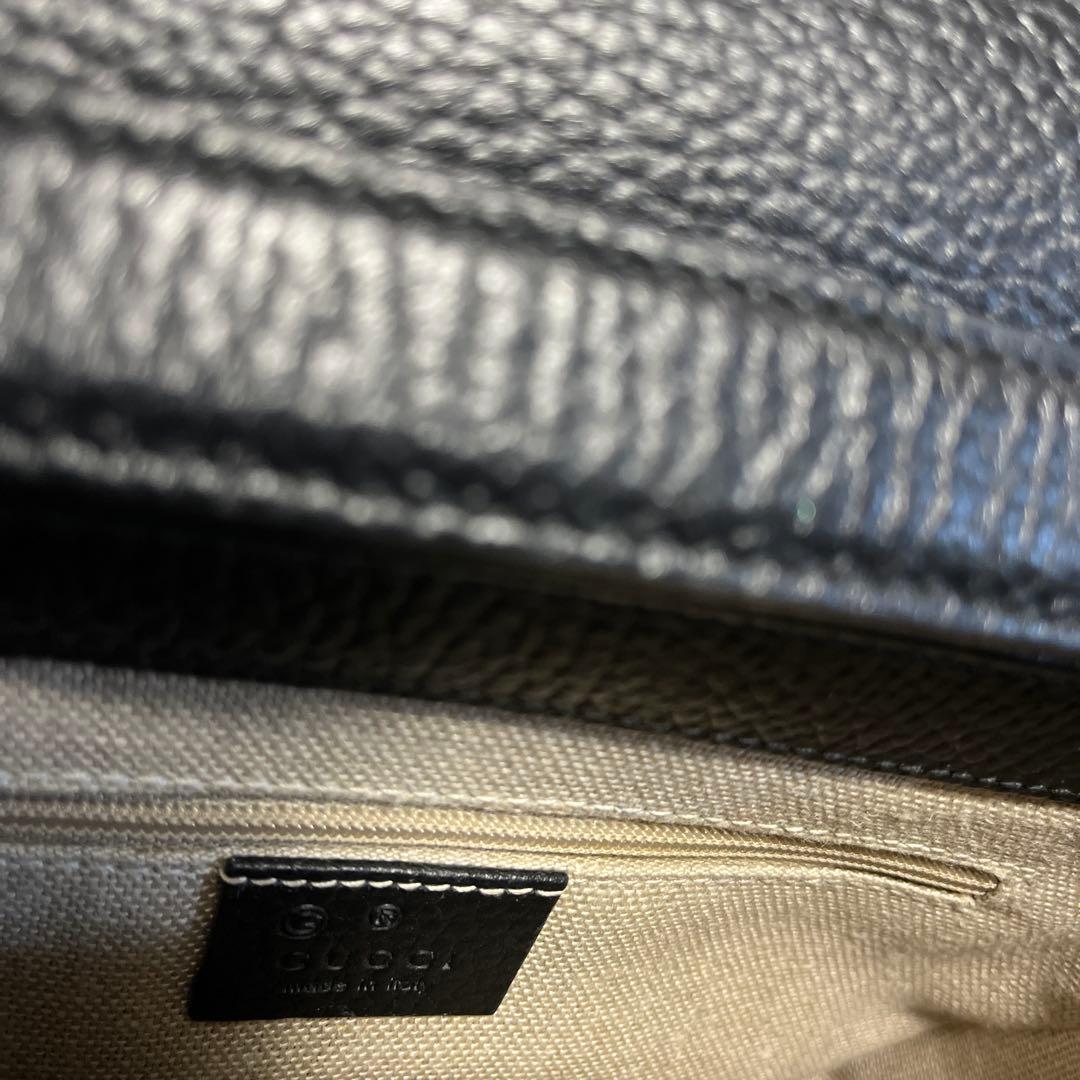 美品GUCCI ブラックショルダーバッグ GGロゴ