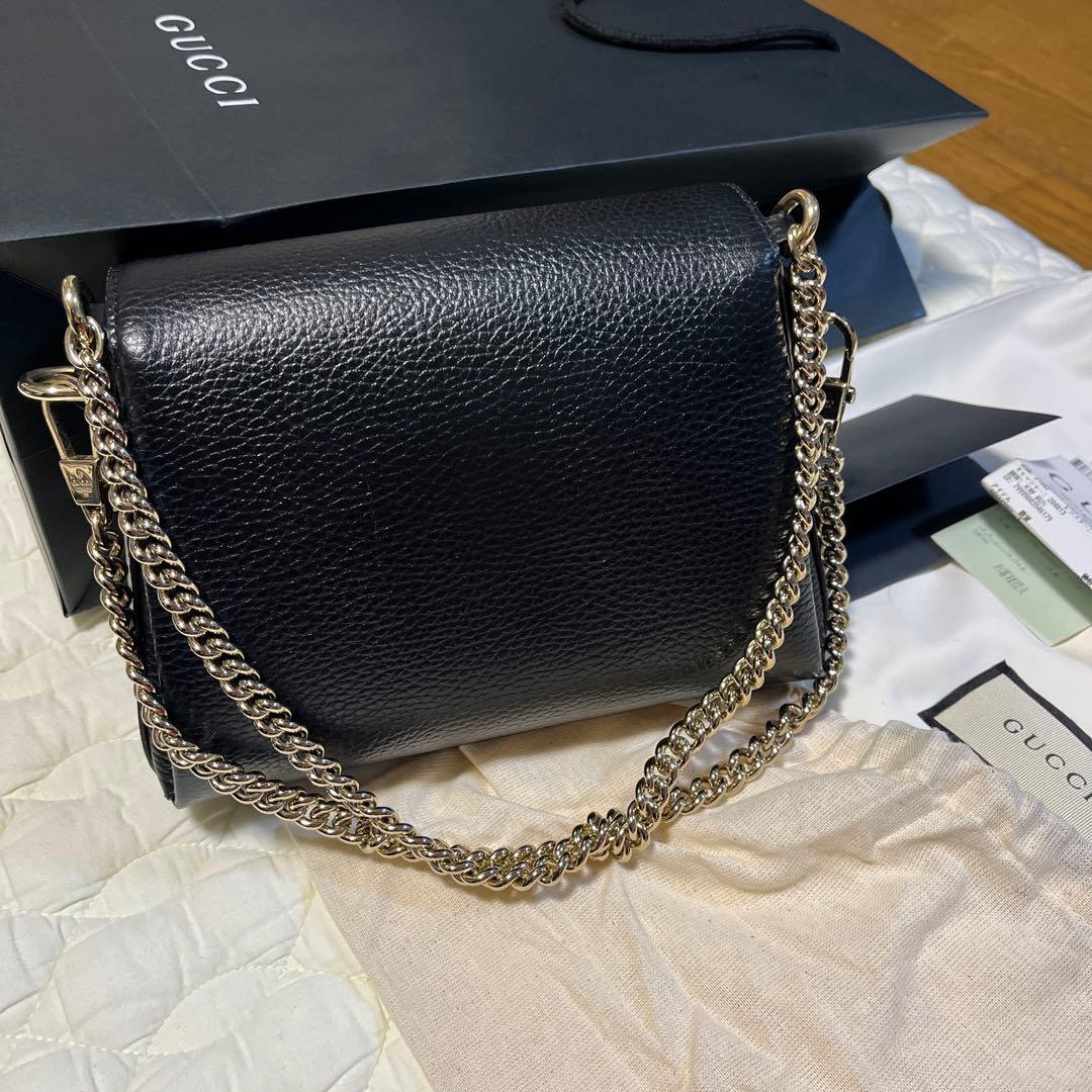美品GUCCI ブラックショルダーバッグ GGロゴ