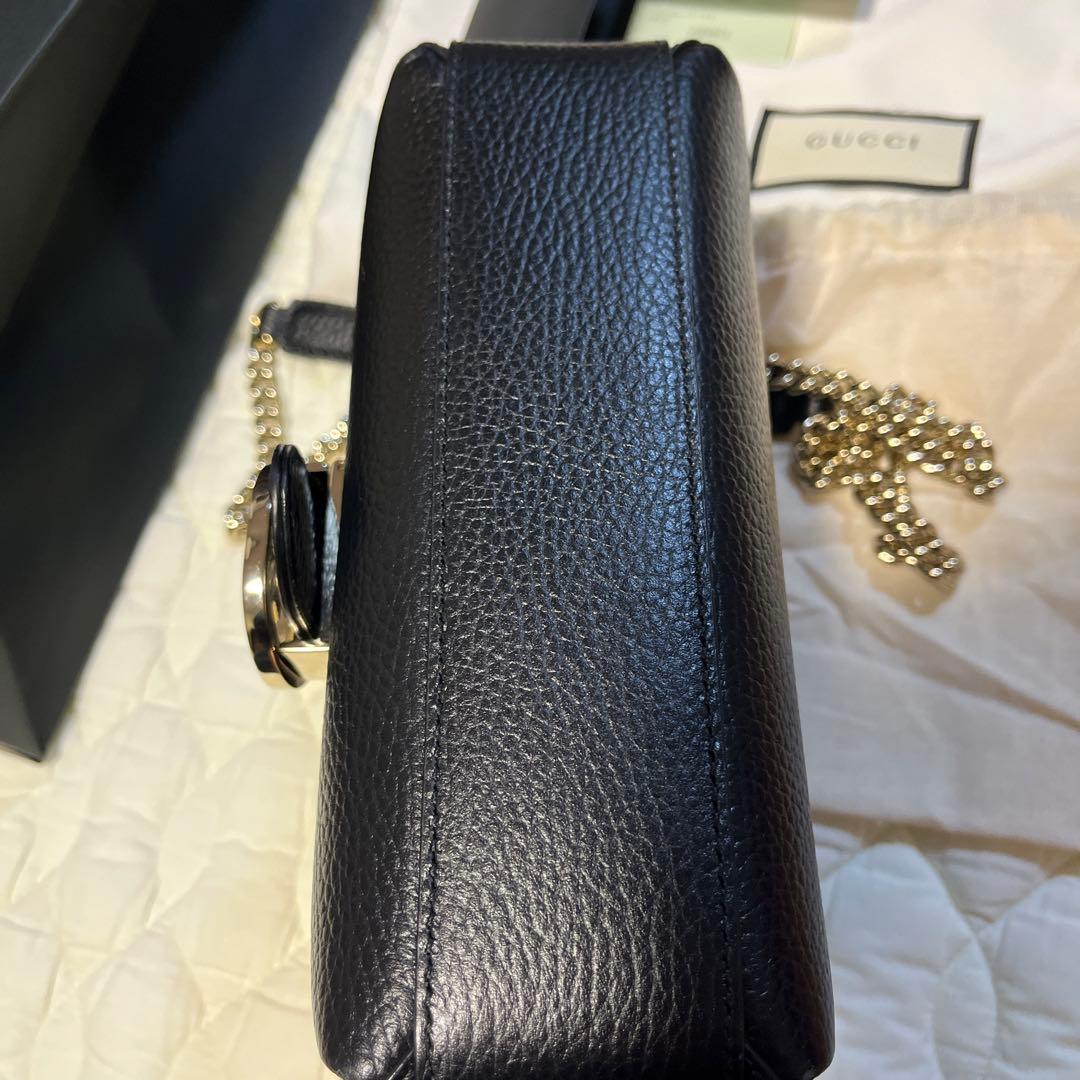 美品GUCCI ブラックショルダーバッグ GGロゴ