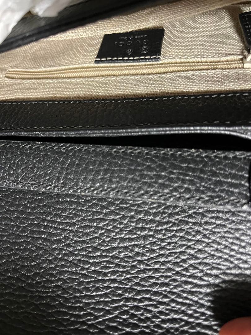 美品GUCCI ブラックショルダーバッグ GGロゴ