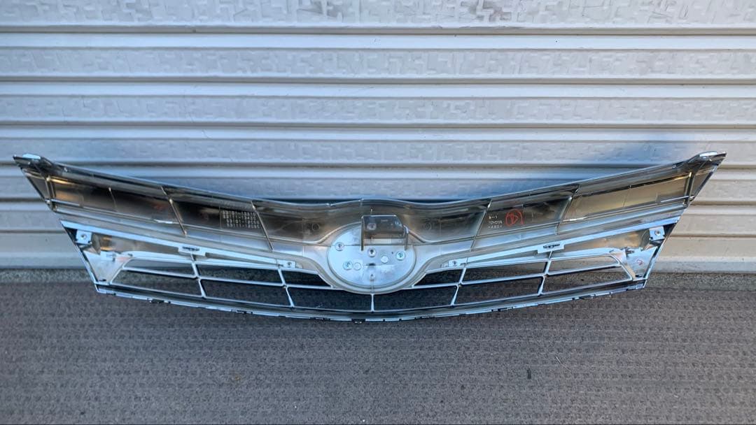 カローラ フィールダー 純正フロントグリル 新車取り外し