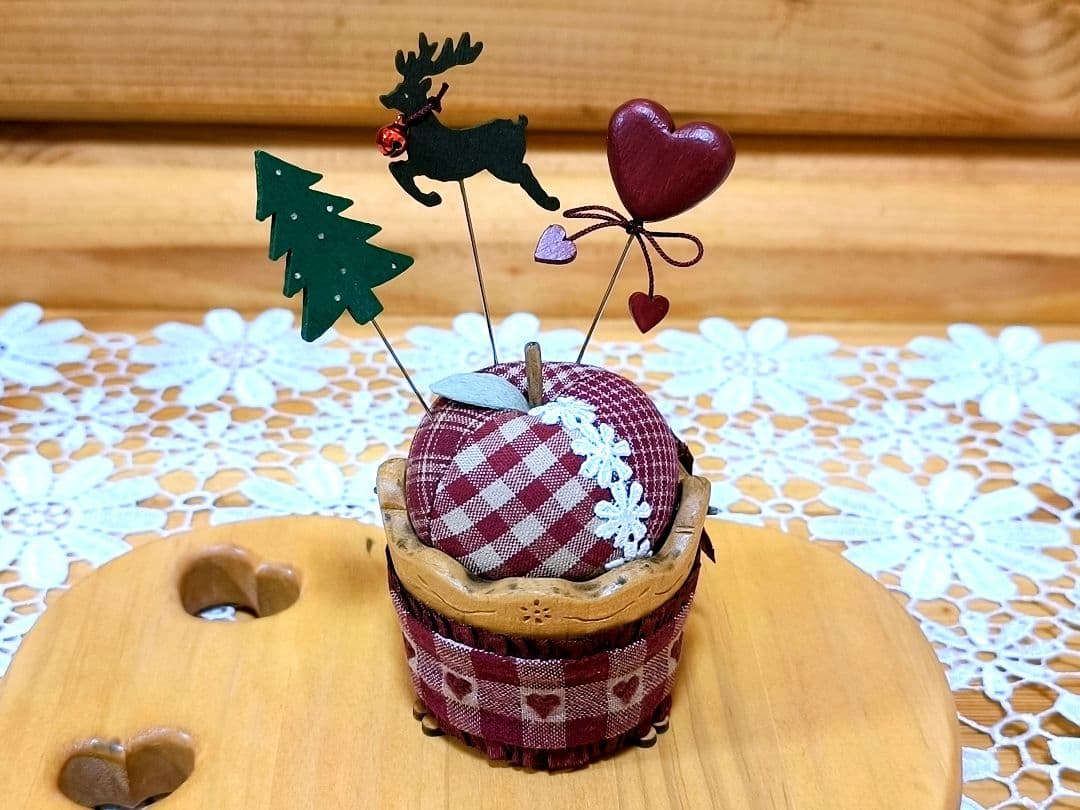 アメリカンカントリー雑貨♥サンタさんからの贈り物★飾り彫りハート❤️バスケット