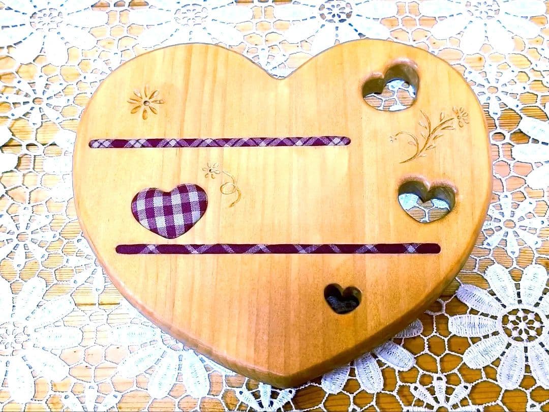 アメリカンカントリー雑貨♥サンタさんからの贈り物★飾り彫りハート❤️バスケット