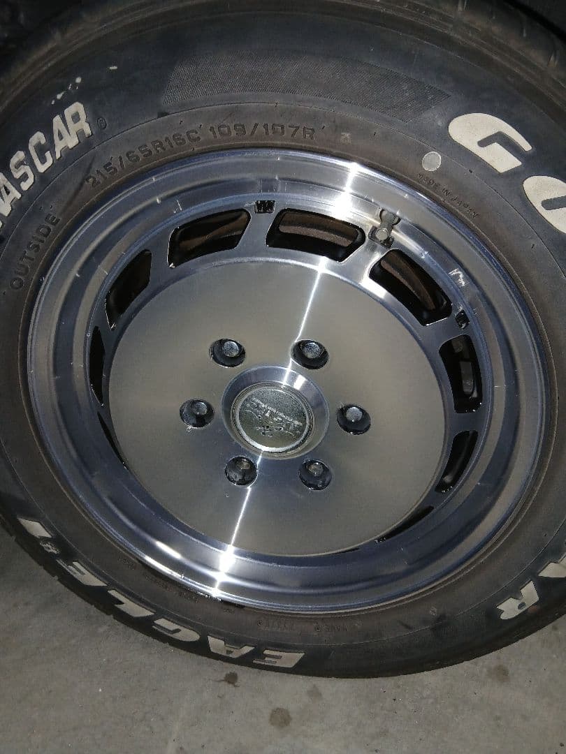 トヨタ　ハイエース　ラグテック ロコムーン 4本セット　車検対応　タイヤ付き