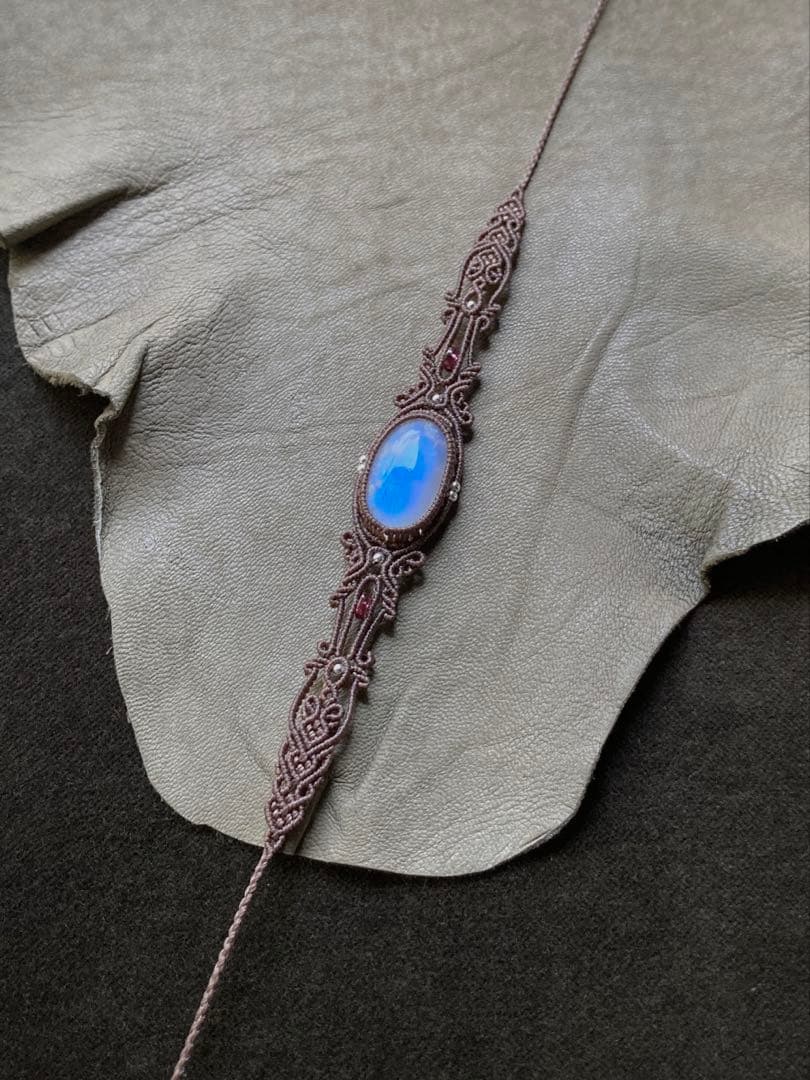 レインボームーンストーン　マクラメブレスレット