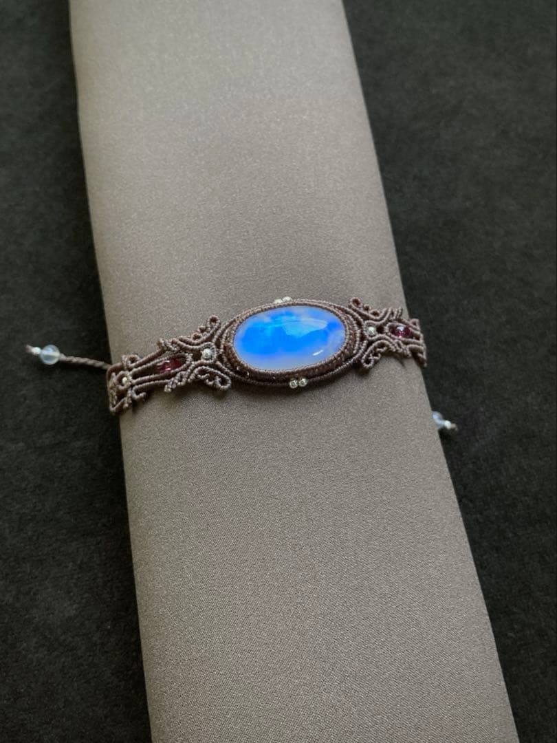 レインボームーンストーン　マクラメブレスレット