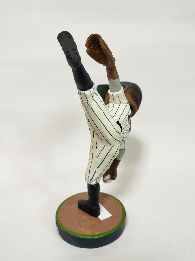 サチェル・ペイジ／”ニューヨークブラックヤンキース” ボブルヘッド人形