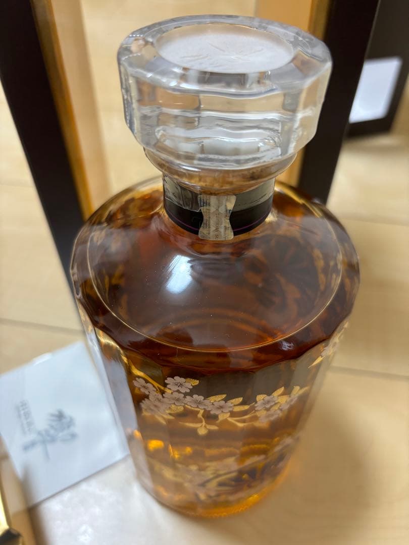 【限定・未開栓】サントリー 響 マスターズセレクト 意匠ボトル 700ml 箱付