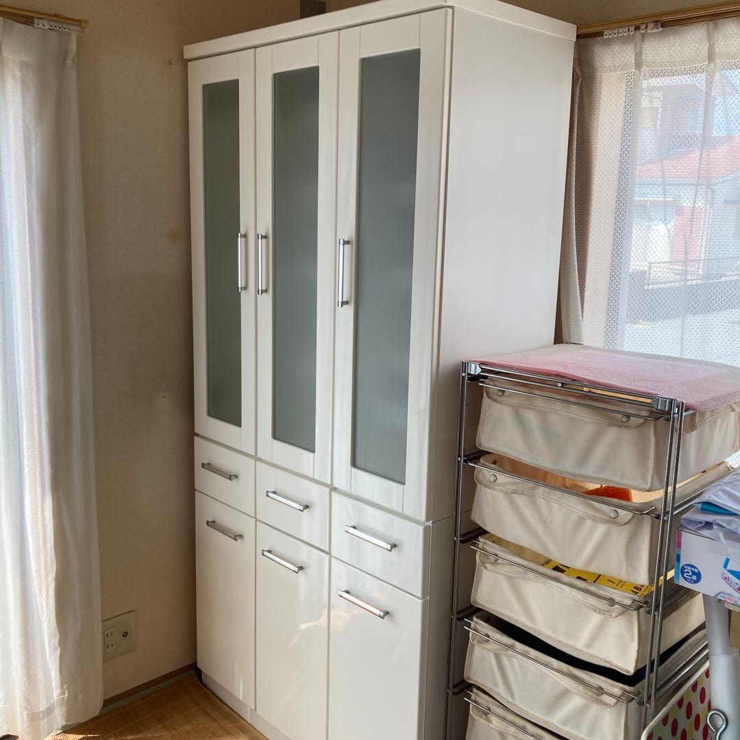 ニトリホワイト食器棚 ガラス扉付き