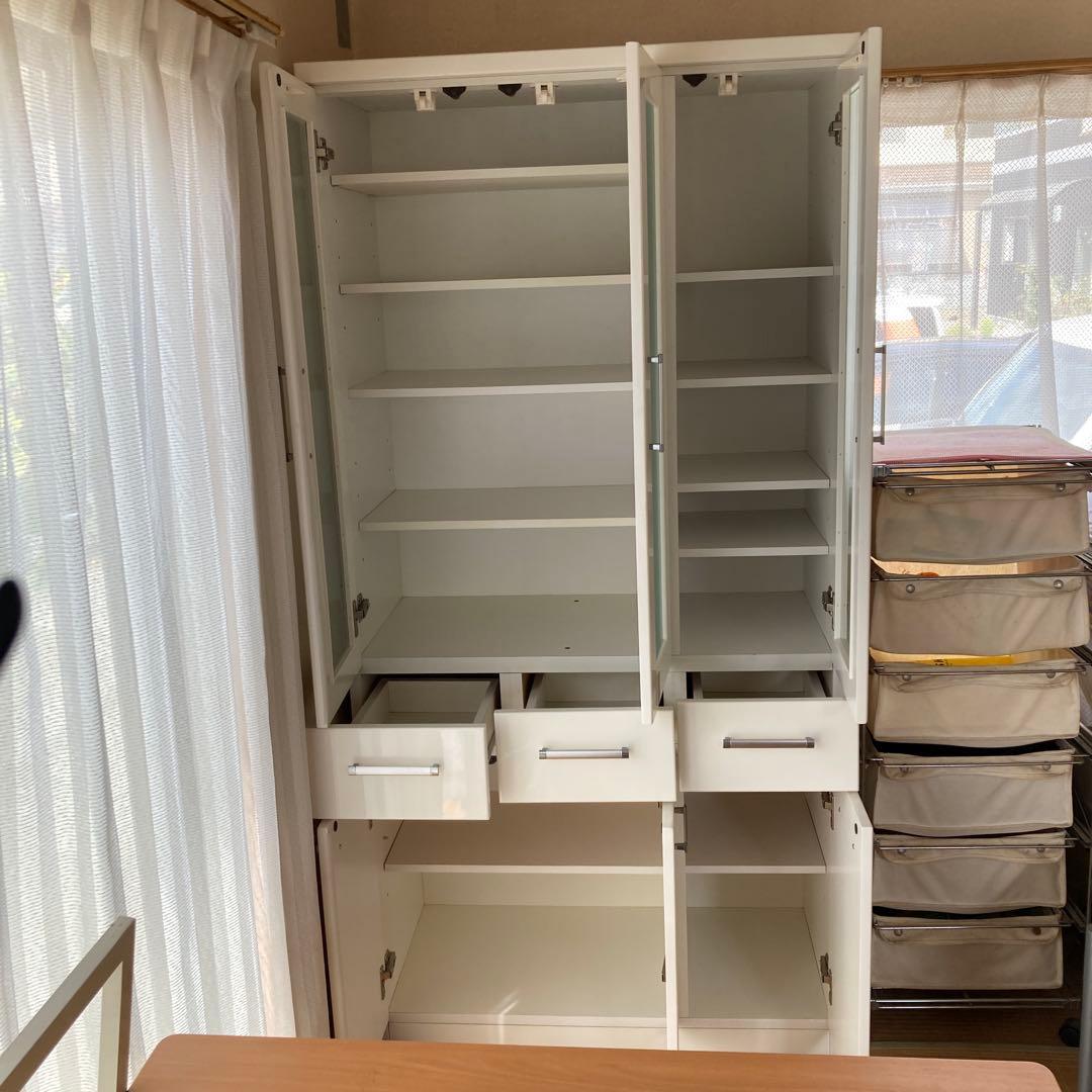 ニトリホワイト食器棚 ガラス扉付き