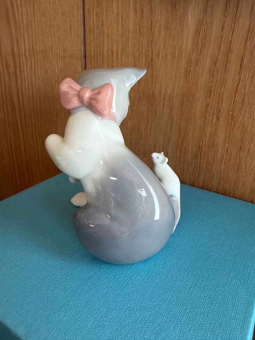 リヤドロ　驚いた仔猫ちゃん