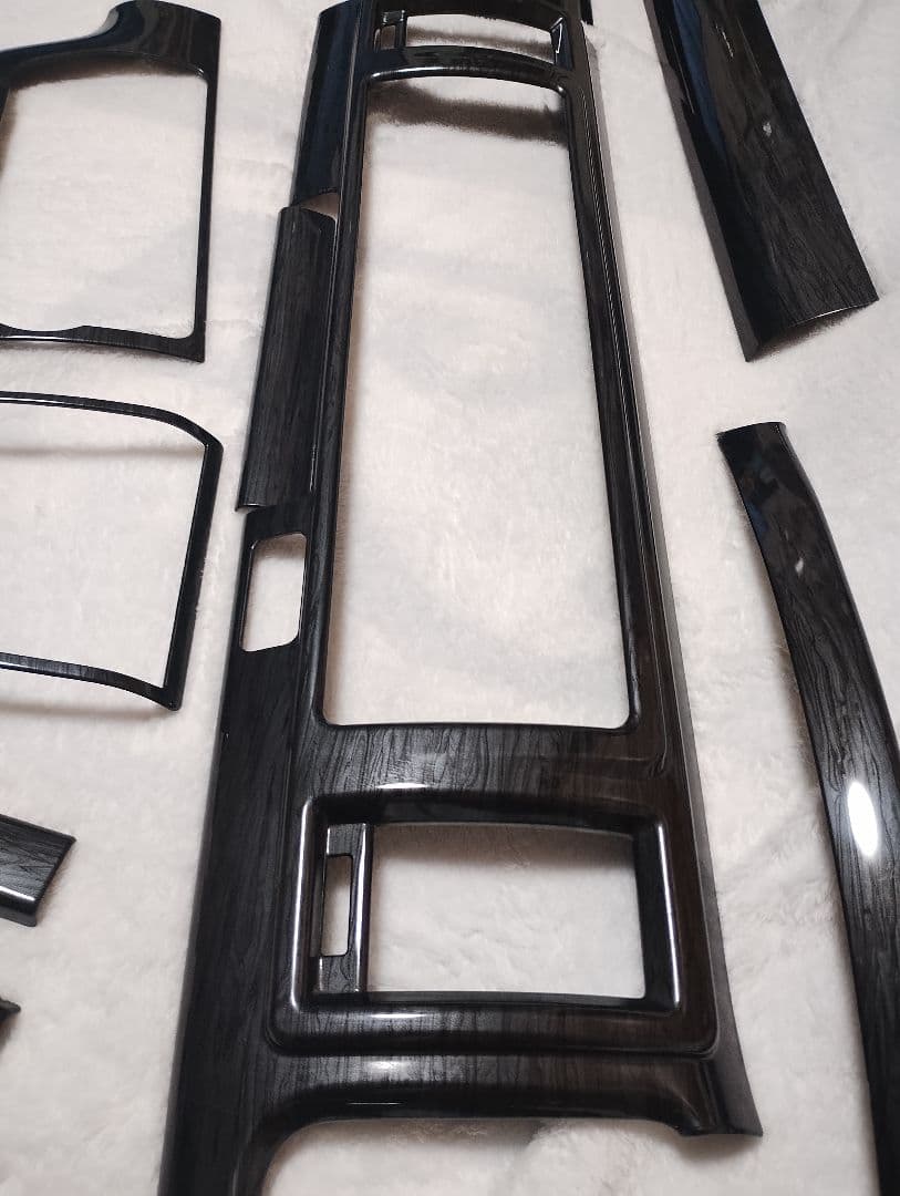 SilkBlaze 200系ハイエース 4型 ワイドインテリアパネル黒木目