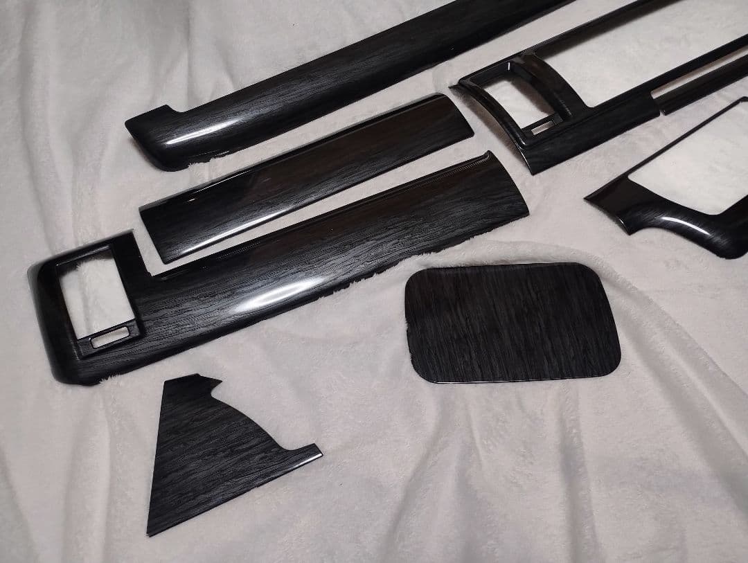 SilkBlaze 200系ハイエース 4型 ワイドインテリアパネル黒木目