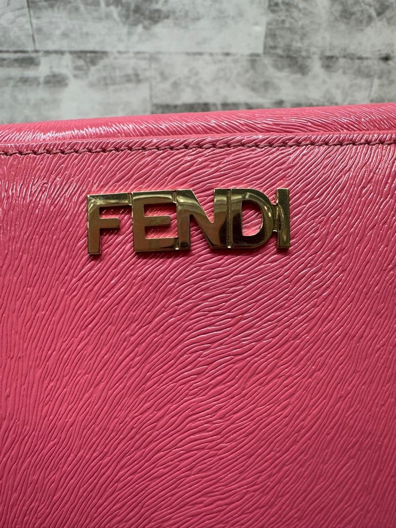 FENDI ピンク 二つ折り財布