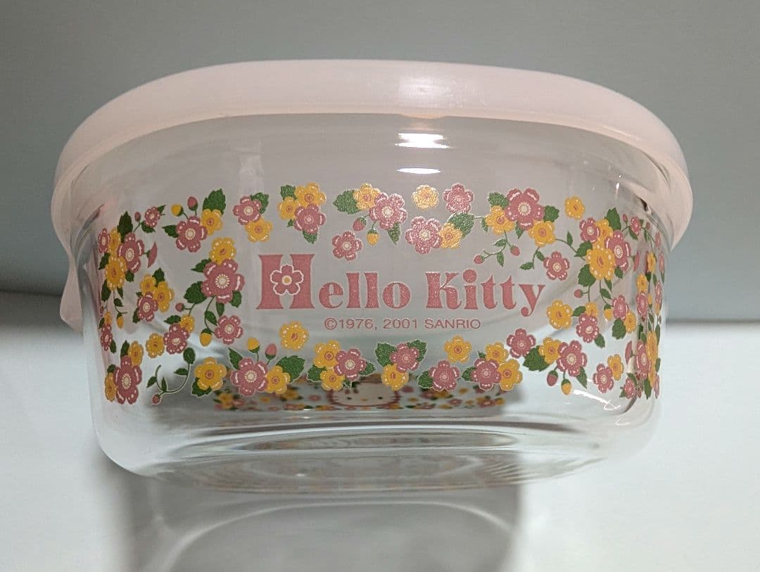 超希少！　ハローキティ　野イチゴ　ガラス保存容器　IWAKI　日本製　レンジ可