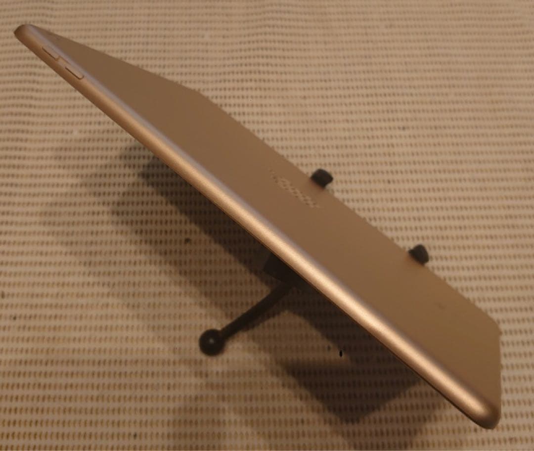 完動品iPad第6世代(A1893)本体128GBゴールド送料込RJMVT