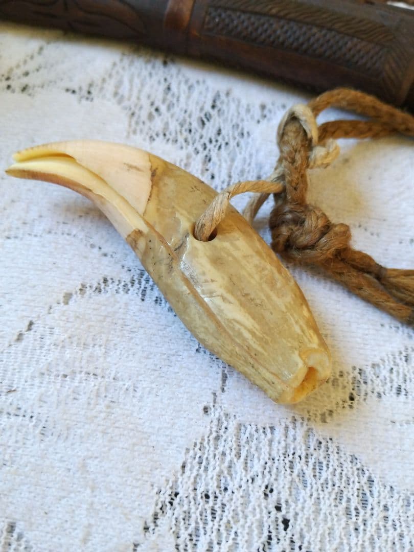 アイヌ マキリ アイヌ彫り 鯨歯下げ 根付け 時代物