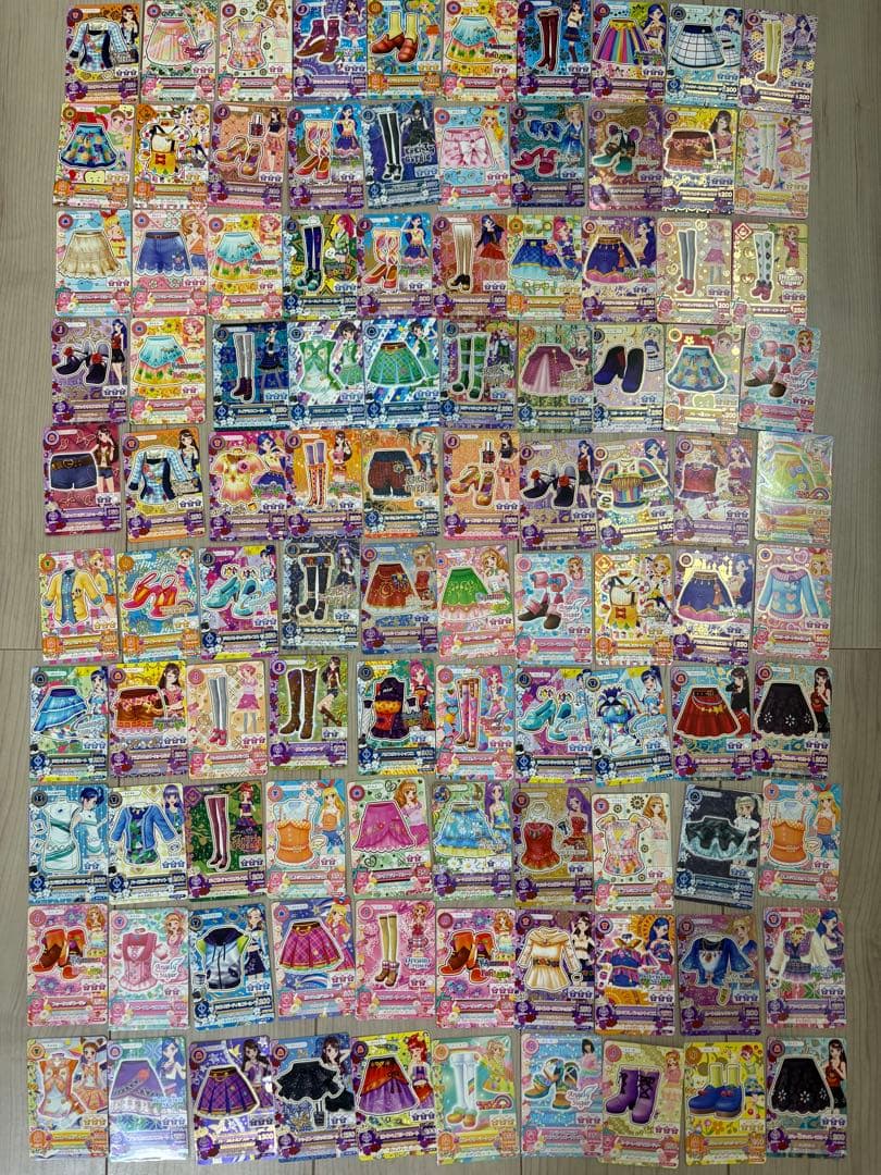 アイカツ　ファイル　公式ファンブック　カード700枚以上