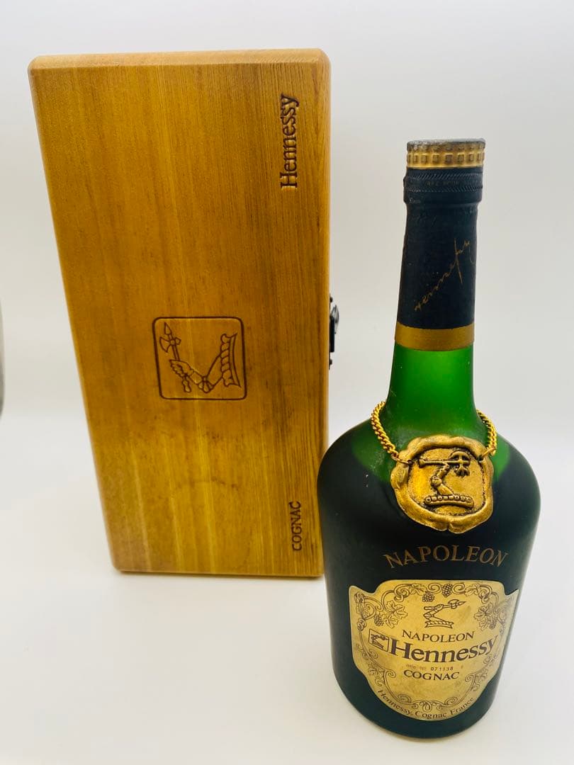 Hennessy Napoleon コニャック 木箱入り