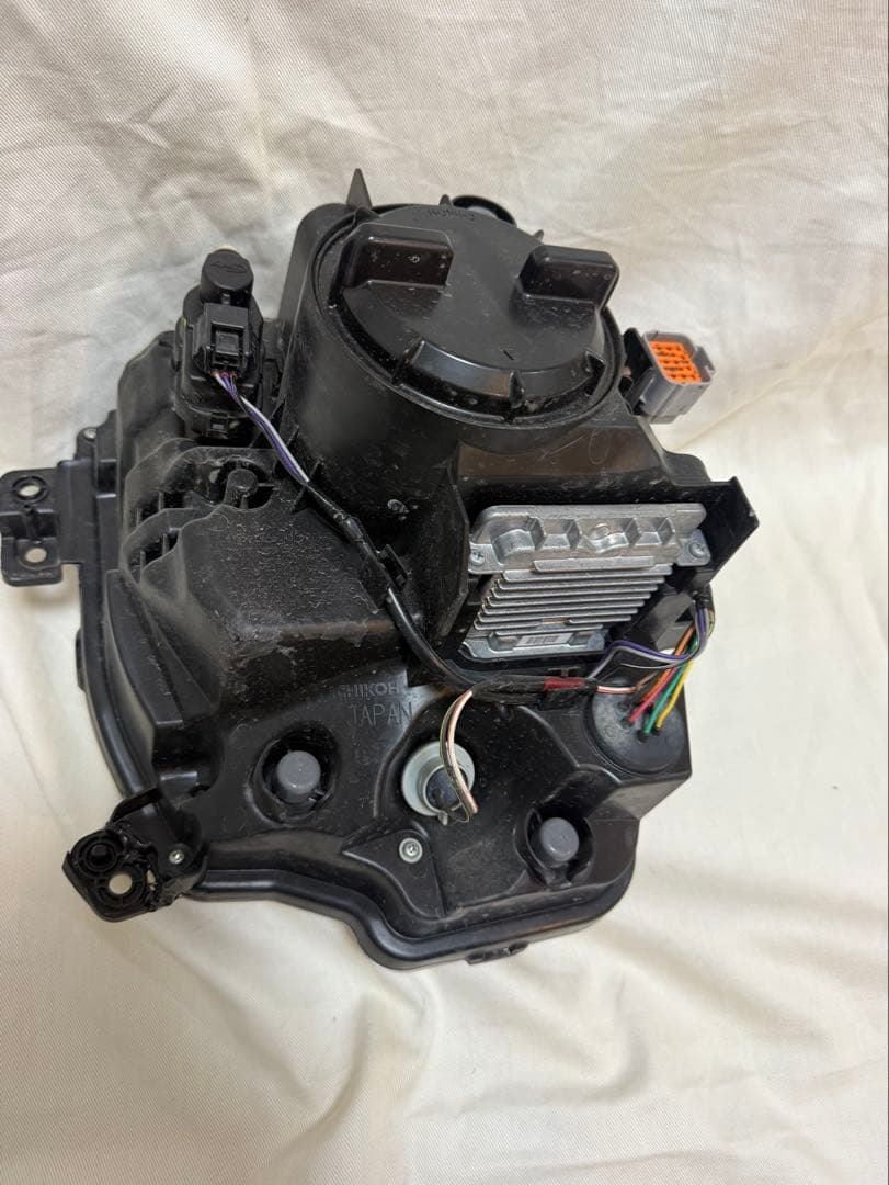 スズキ　アルトラパン　右ヘッドライト