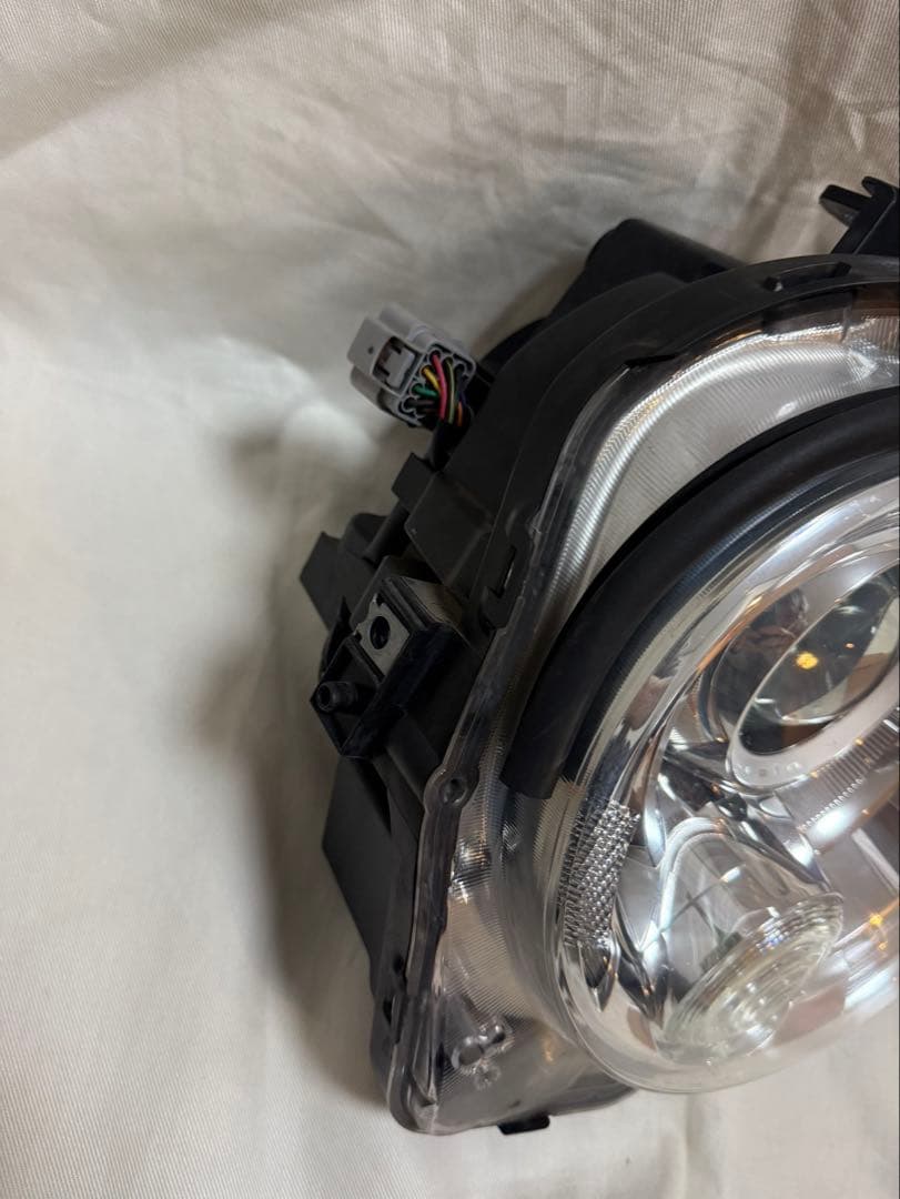 スズキ　アルトラパン　右ヘッドライト