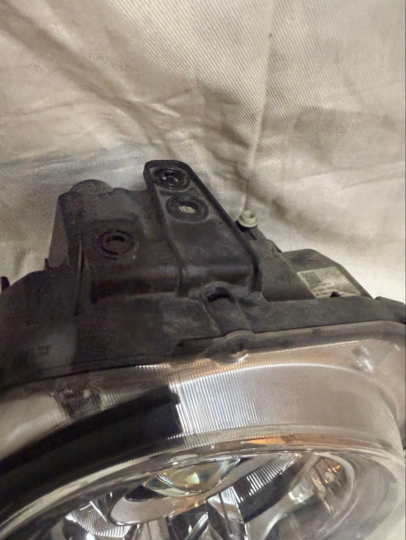 スズキ　アルトラパン　右ヘッドライト