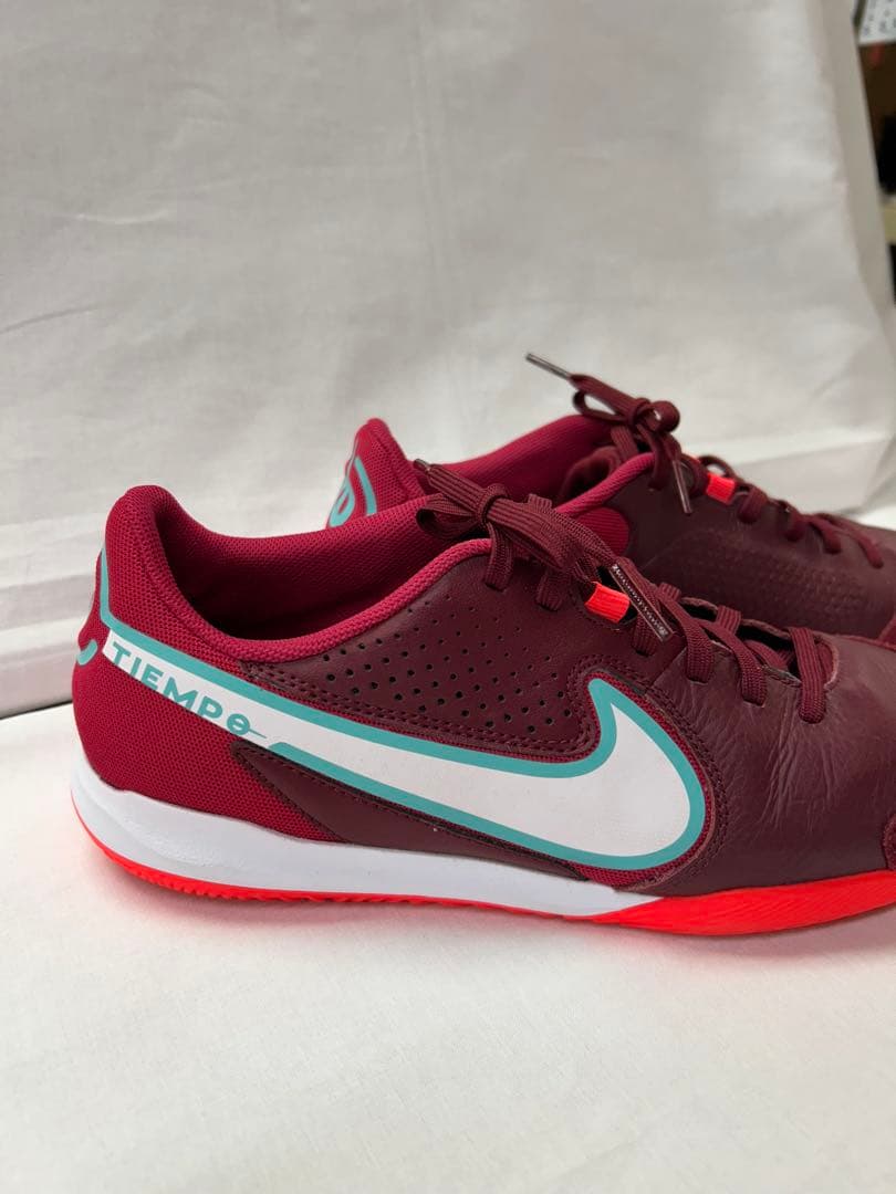 ☆【美品】NIKE TIEMPO フットサルシューズ サイズ 25.5cm